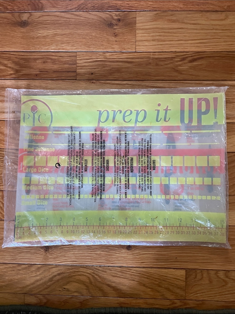 Pampered Chef Prep It Up! Party Prep Mat in Yellow and Red